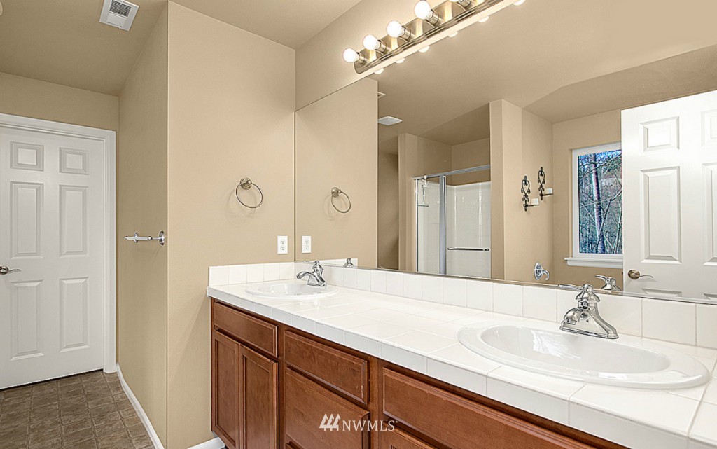 1207 231st Street Southwest Bothell, WA 98021 - Photo 13 of 18