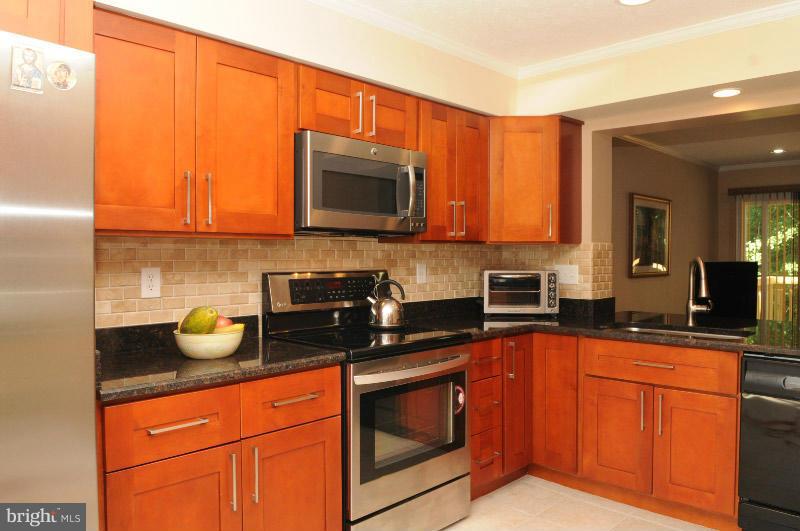 7337 Stream Way Springfield, VA 22152 - Photo 3 of 18 Kitchen