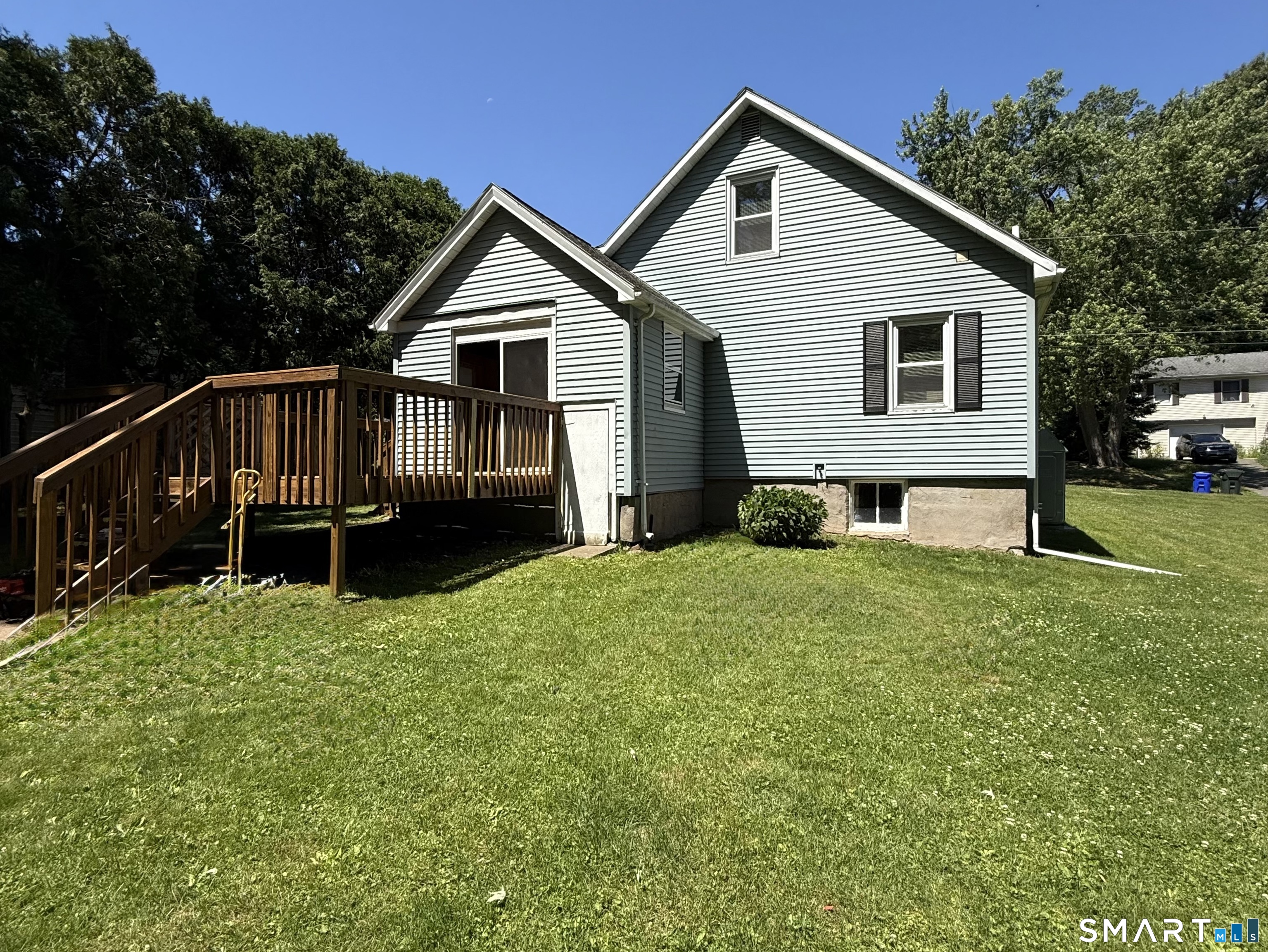 32 Dickerman Avenue Windsor Locks, CT 06096 - Photo 3 of 17
