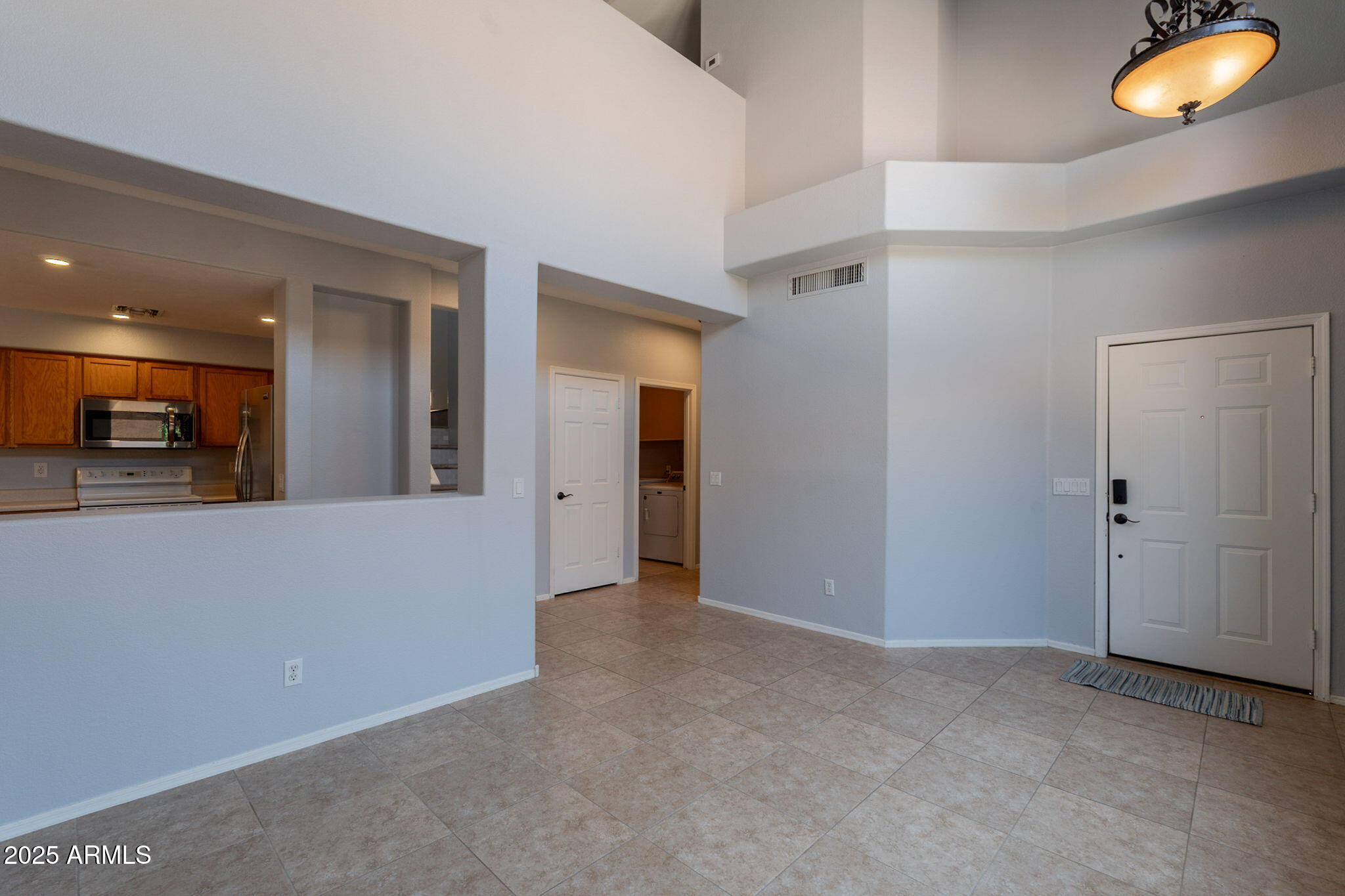931 South Racine Lane Gilbert, AZ 85296 - Photo 8 of 62 8-web-or-mls-Racine-23