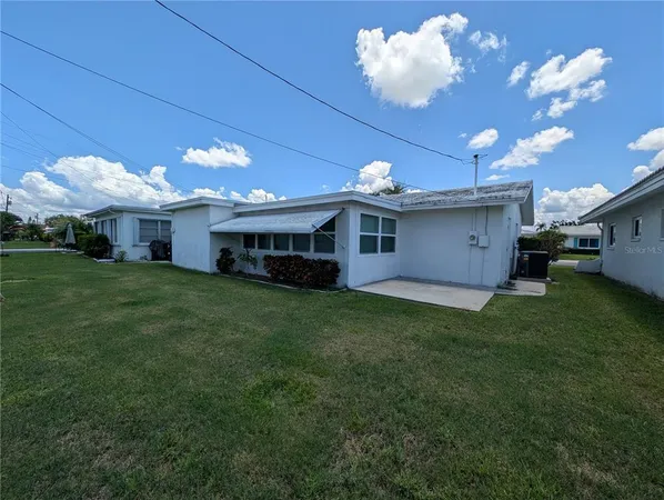 $269,000 | 9620 44th Street North, Pinellas Park, FL 33782