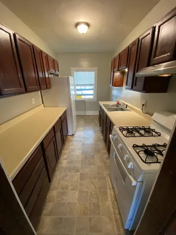 $200,000 | 829 Buckbee Street, Rockford, IL 61104