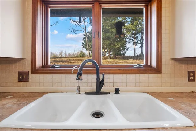 $415,000 | 5032 Highway 75, Independence, KS 67301