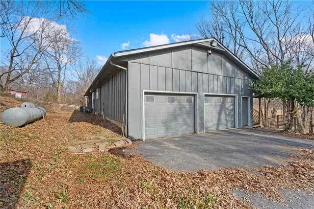 $415,000 | 5032 Highway 75, Independence, KS 67301
