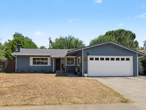 $359,900 | 715 Christine Avenue, Redding, CA 96003