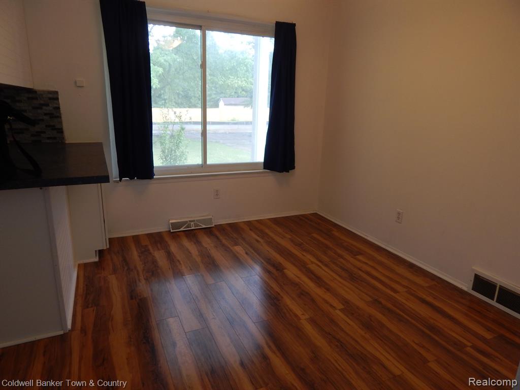 450 Barker Road Whitmore Lake, MI 48189 - Photo 16 of 22 Gallery Image 16