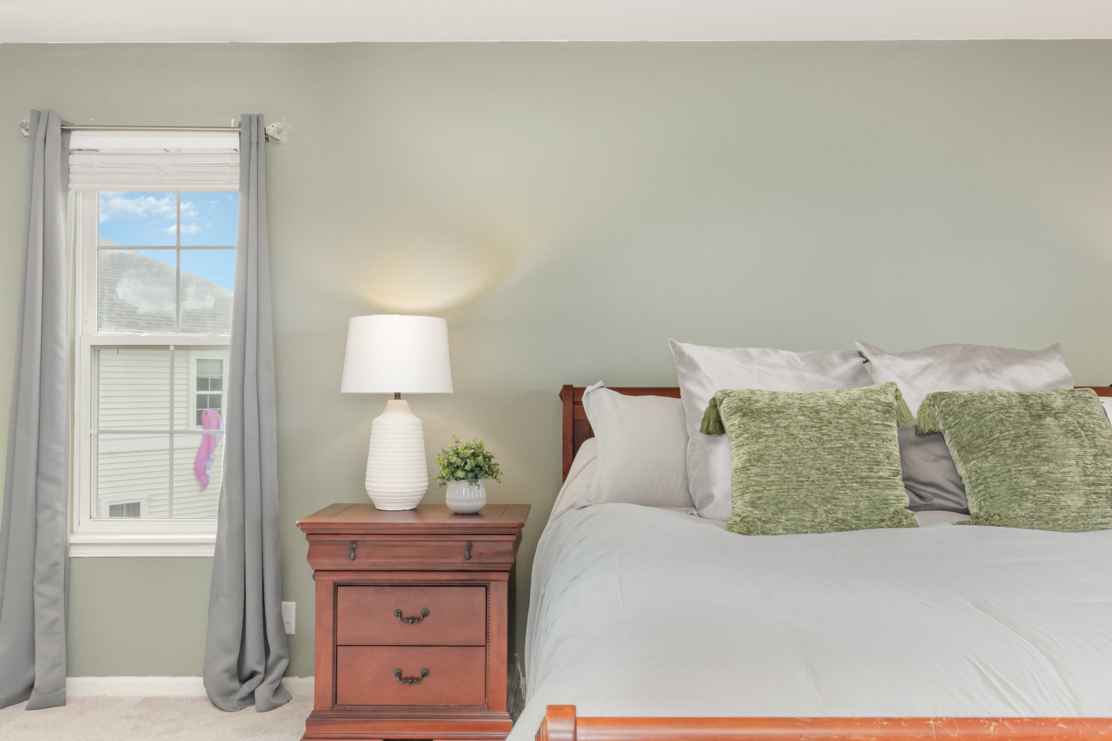 2576 Lyman Loop Yorkville, IL 60560 - Photo 28 of 52 a bedroom with a bed and lamp