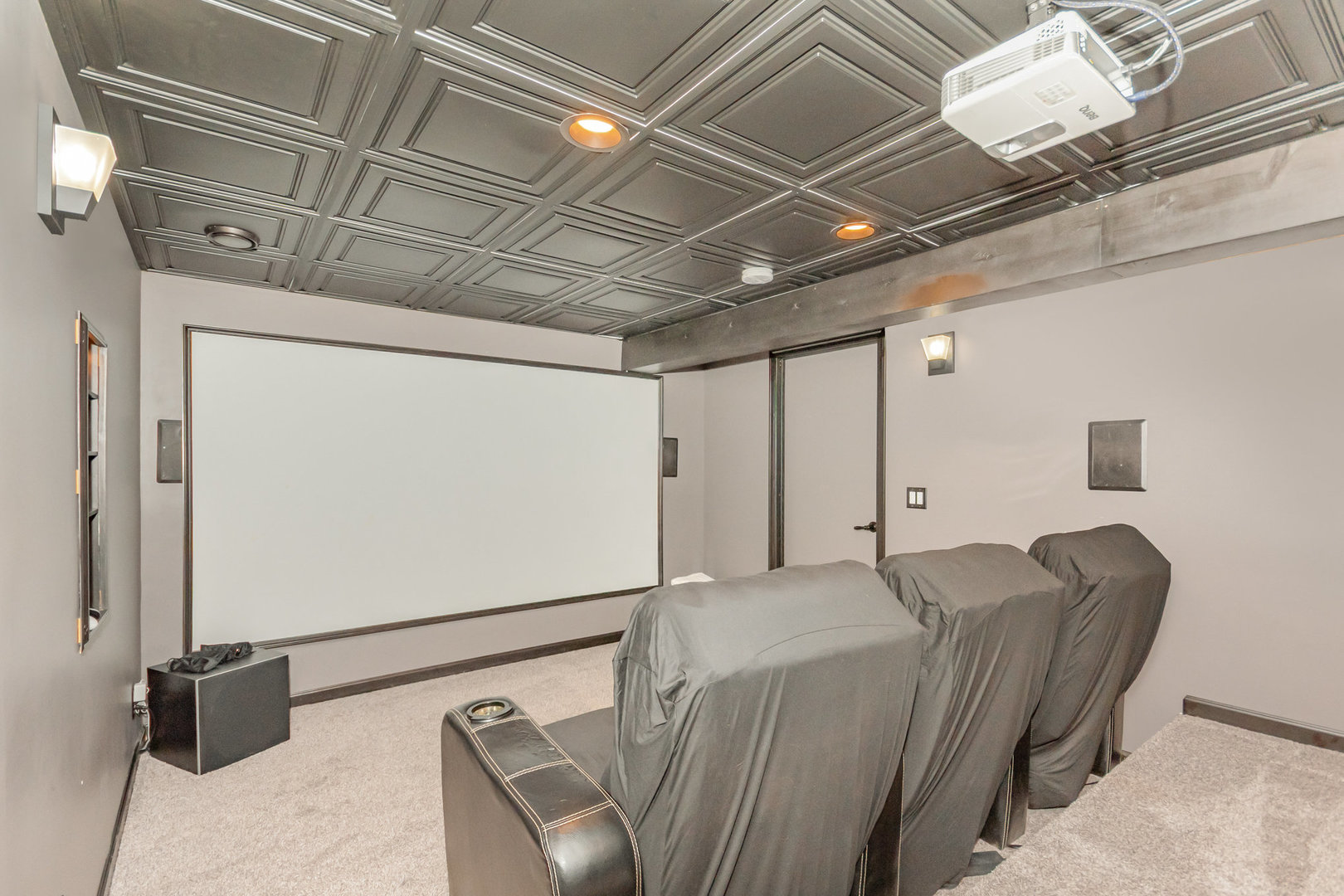 2576 Lyman Loop Yorkville, IL 60560 - Photo 38 of 52 a room with furniture