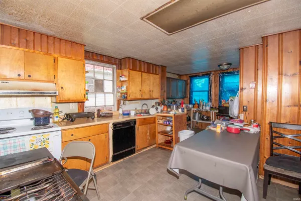 $90,000 | 504 McLean Street, Ligonier, IN 46767