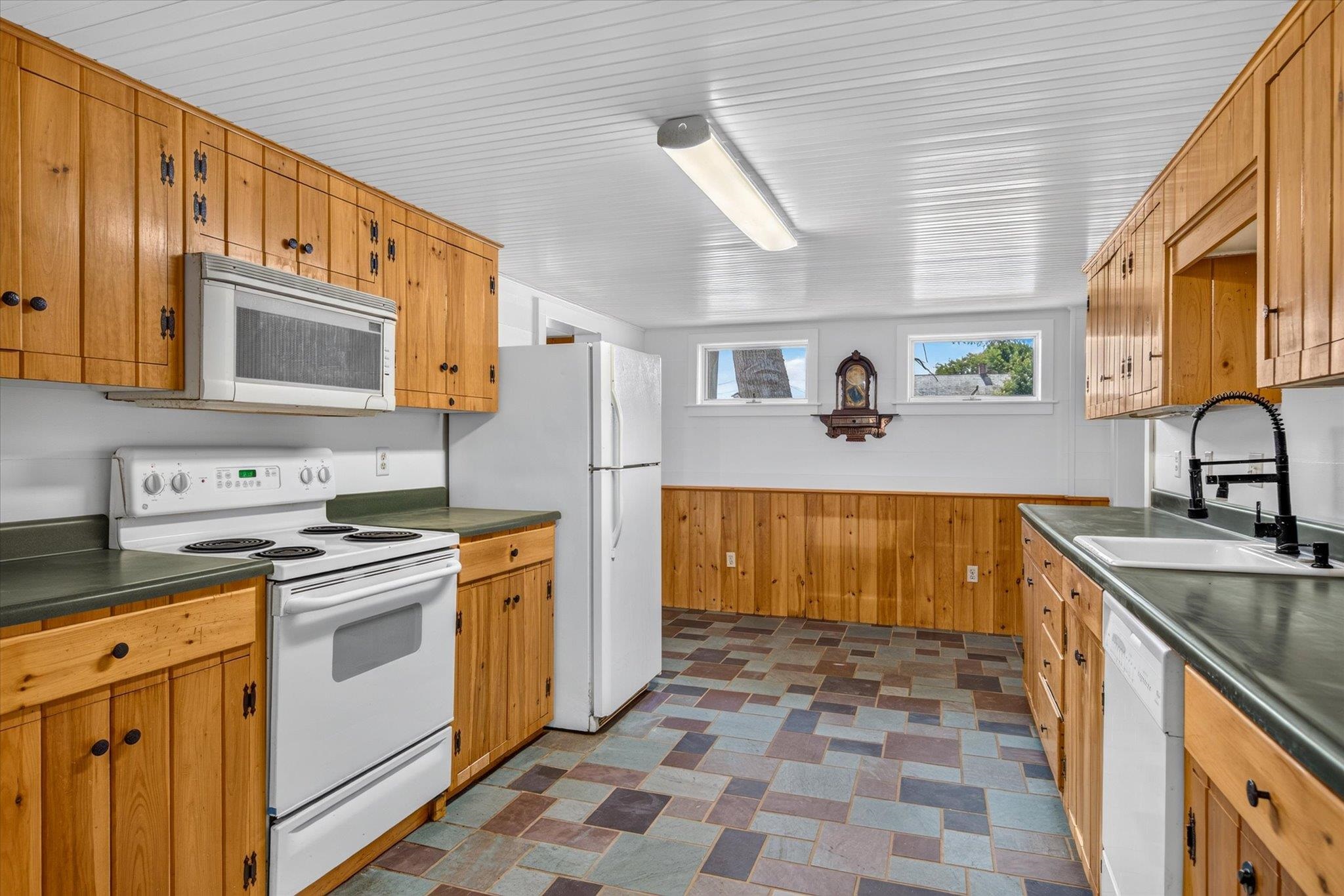 298 Furnace Street Poultney, VT 05764 - Photo 5 of 58