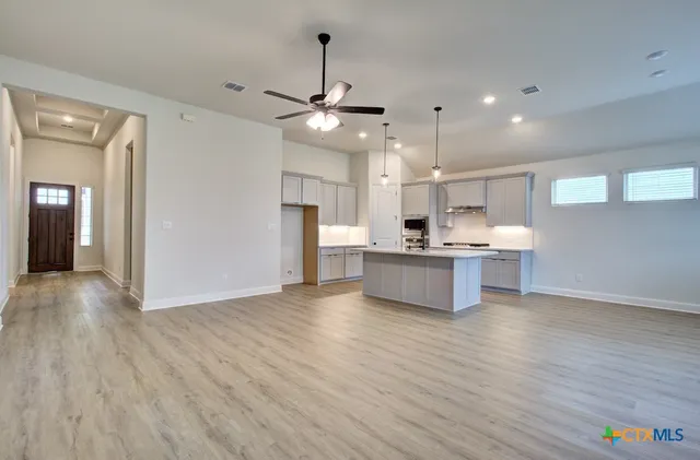 $399,990 | 12197 Heartvine Parkway, Schertz, TX 78154