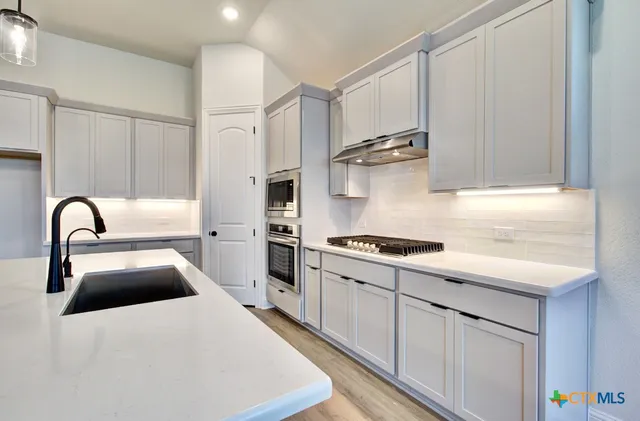 $399,990 | 12197 Heartvine Parkway, Schertz, TX 78154