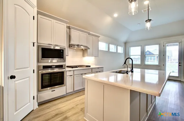 $399,990 | 12197 Heartvine Parkway, Schertz, TX 78154