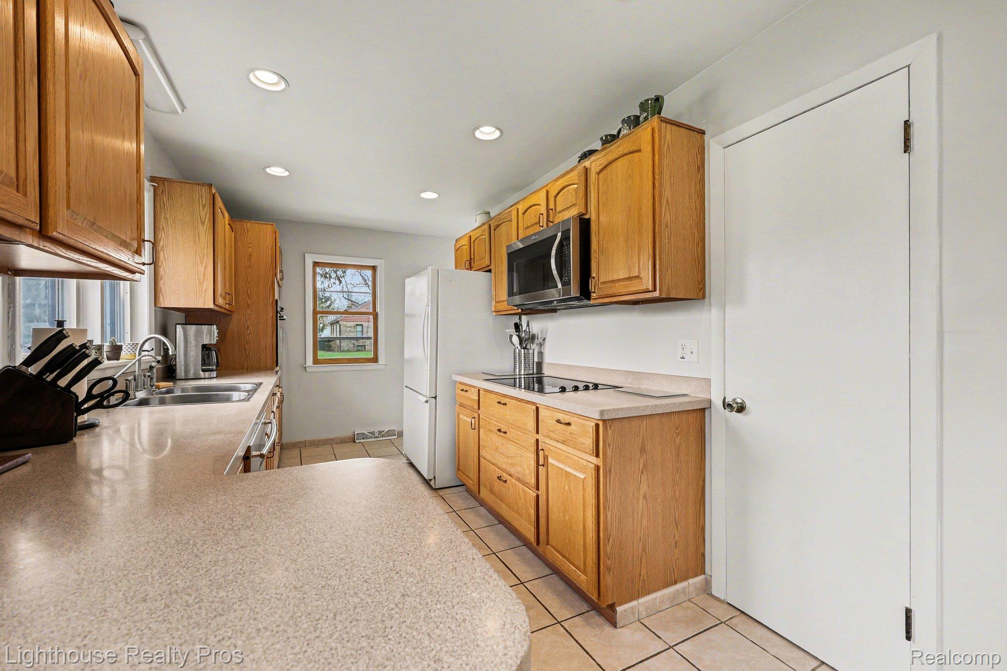 6405 King Road Spring Arbor, MI 49283 - Photo 11 of 38 011_file_9882.jpg