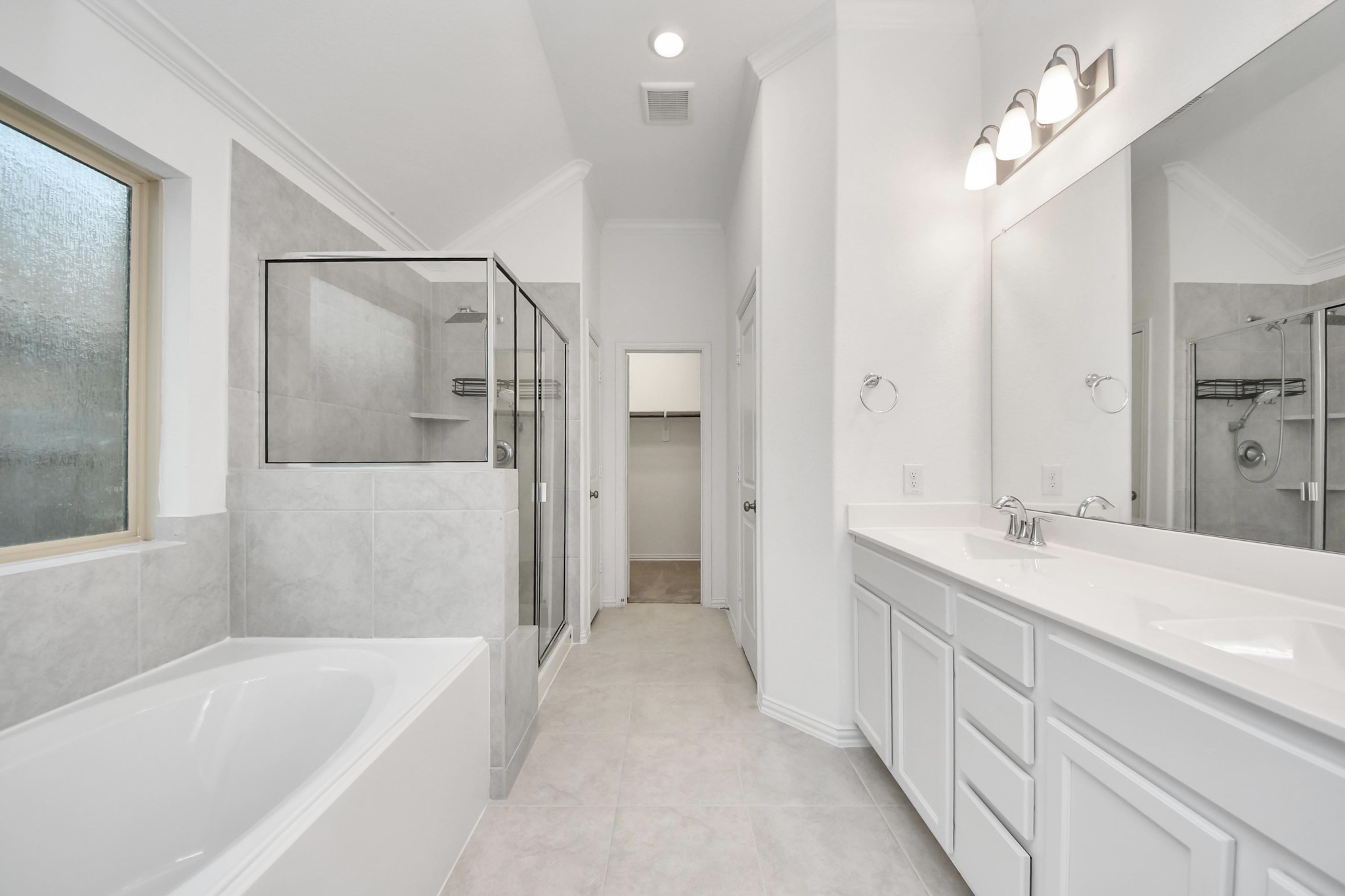 11918 Red Admiral Road Humble, TX 77346 - Photo 24 of 50 Primary Bathroom