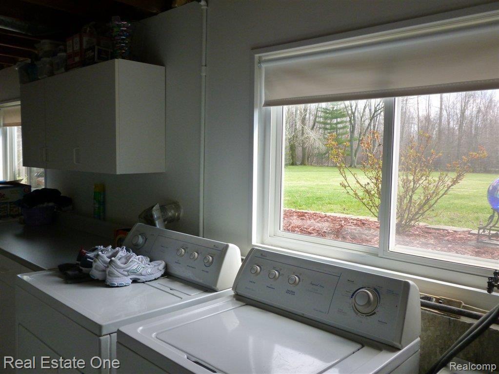 38465 Judd Road Belleville, MI 48111 - Photo 22 of 22 Laundry room.JPG