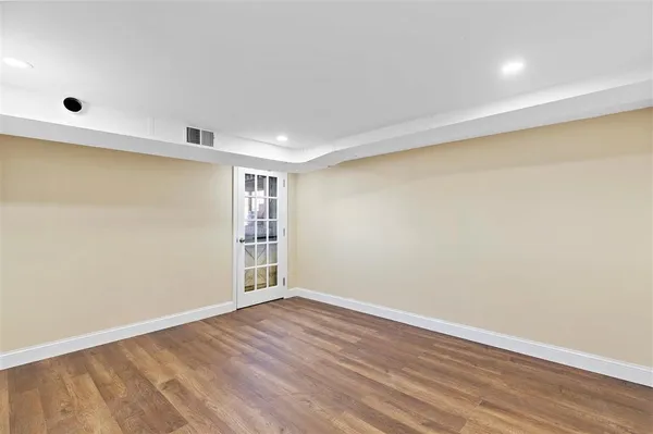 $689,000 | 29 Parkview Terrace, Bayonne, NJ 07002