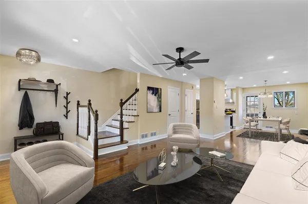 $689,000 | 29 Parkview Terrace, Bayonne, NJ 07002