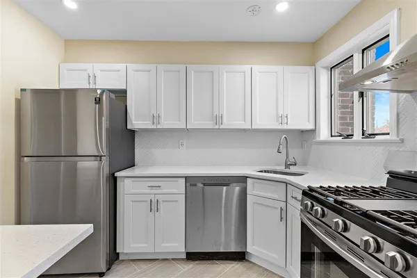 $689,000 | 29 Parkview Terrace, Bayonne, NJ 07002