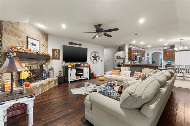 $525,000 | 1395 Waters Edge Drive, Rockwall, TX 75087