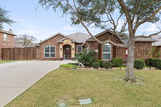 $525,000 | 1395 Waters Edge Drive, Rockwall, TX 75087