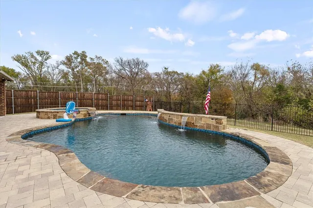 $525,000 | 1395 Waters Edge Drive, Rockwall, TX 75087