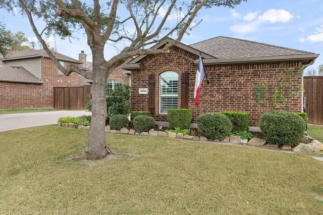 $525,000 | 1395 Waters Edge Drive, Rockwall, TX 75087