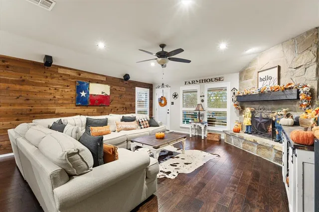 $525,000 | 1395 Waters Edge Drive, Rockwall, TX 75087