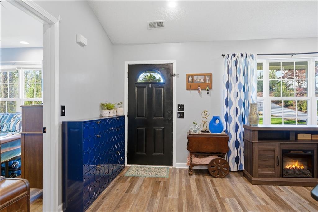 6117 Cardinal Drive Gainesville, GA 30506 - Photo 3 of 36