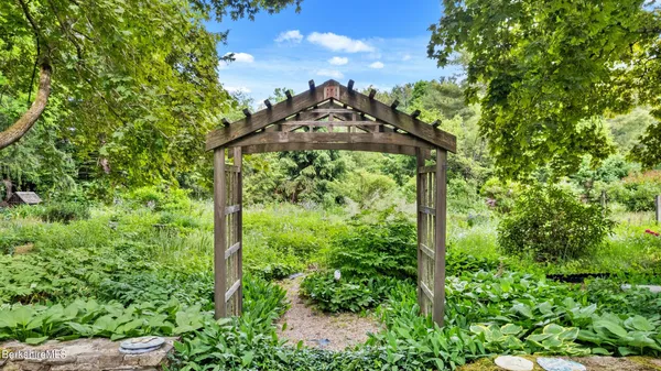 $685,000 | 2507 State Road, Richmond, MA 01254