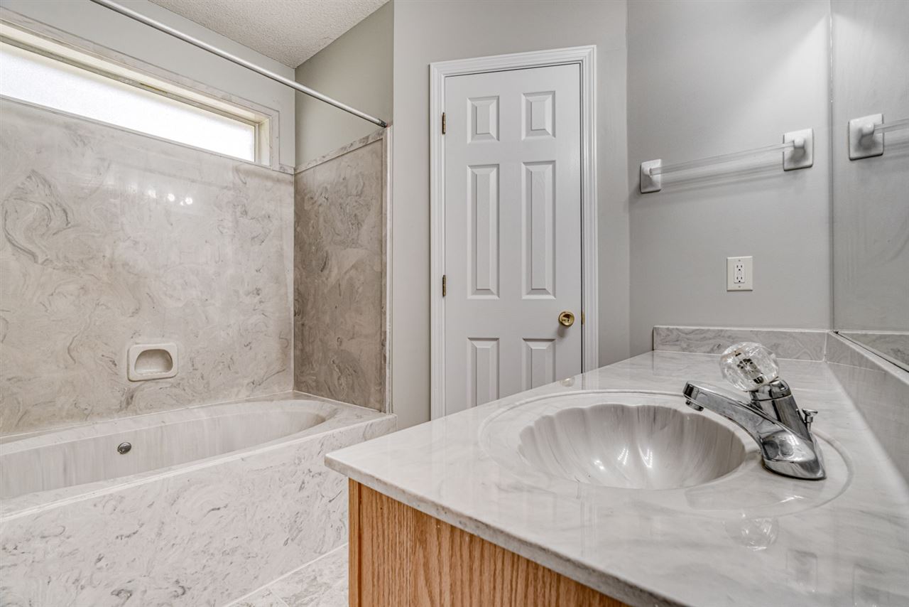 10126 Cameron Ridge Trail Memphis, TN 38016 - Photo 11 of 19 Gallery Image 11