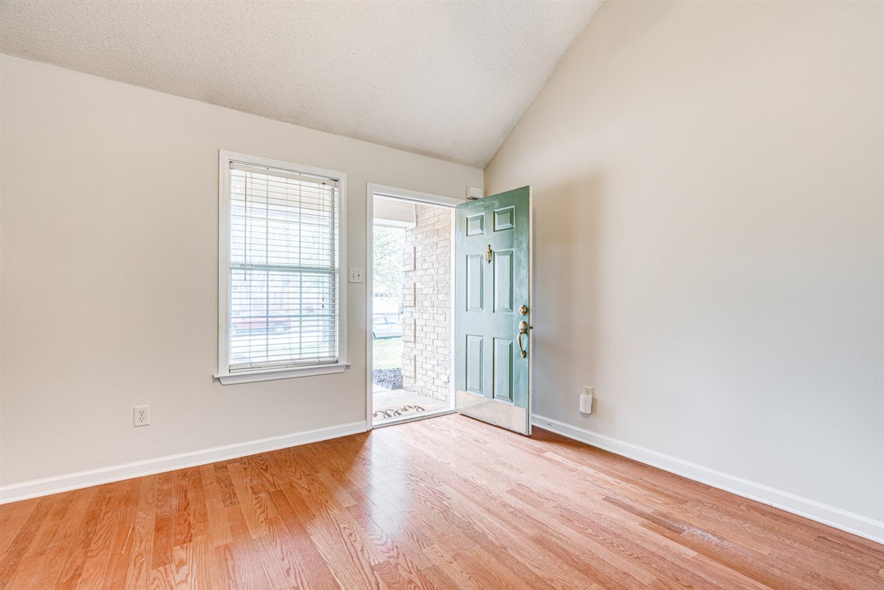 10126 Cameron Ridge Trail Memphis, TN 38016 - Photo 4 of 19 Gallery Image 4