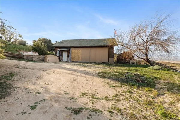 $370,000 | 46417 Kings Canyon Road, Lancaster, CA 93536