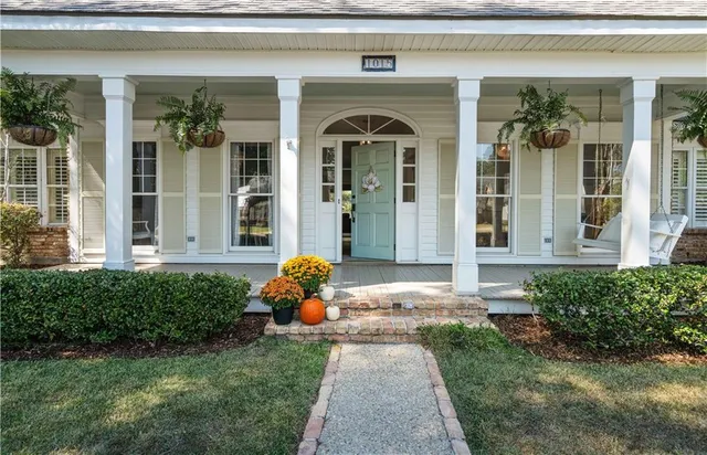 $845,000 | 1015 South Louisiana Street, Covington, LA 70433