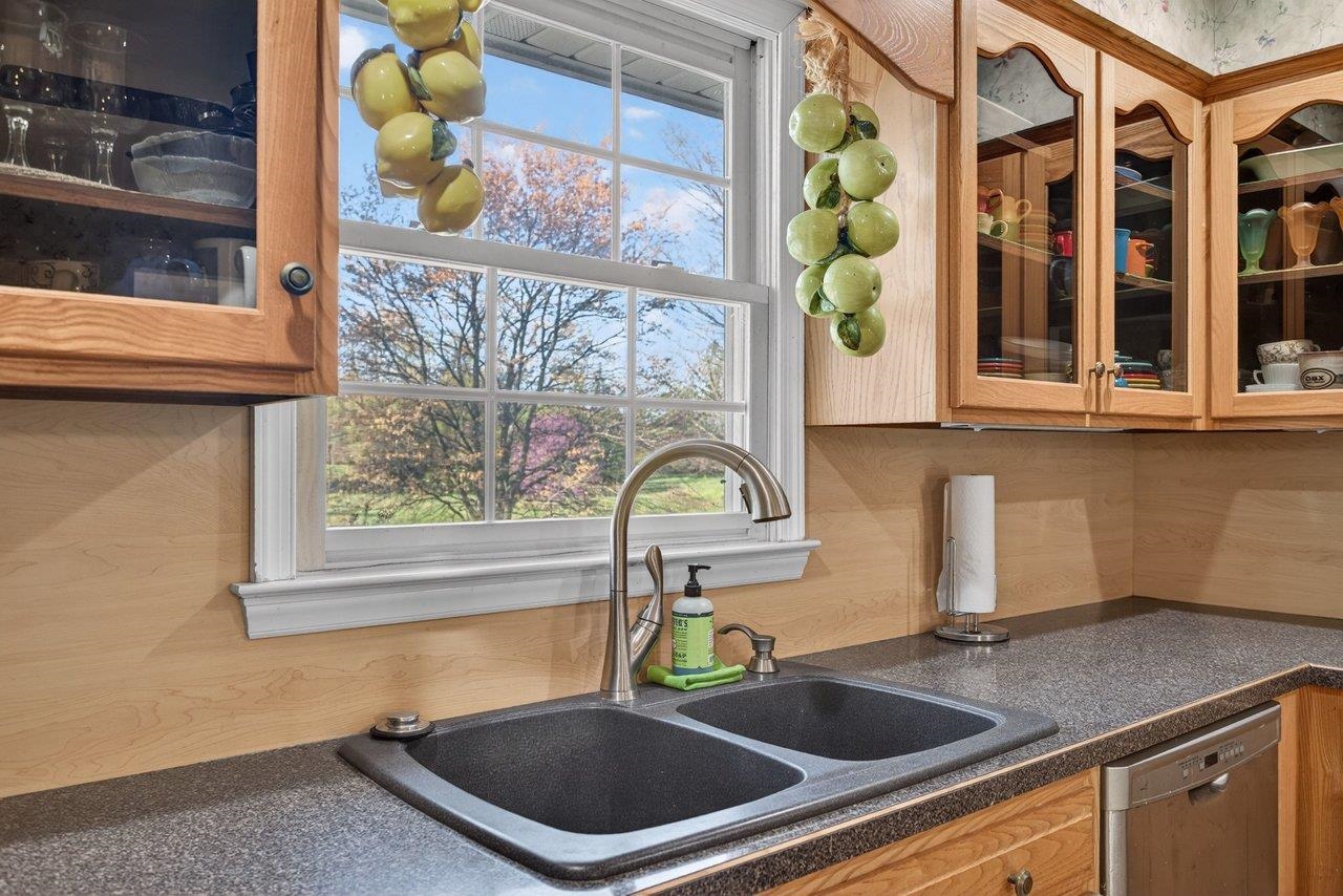 1341 Smithland Road Harrisonburg, VA 22802 - Photo 12 of 49