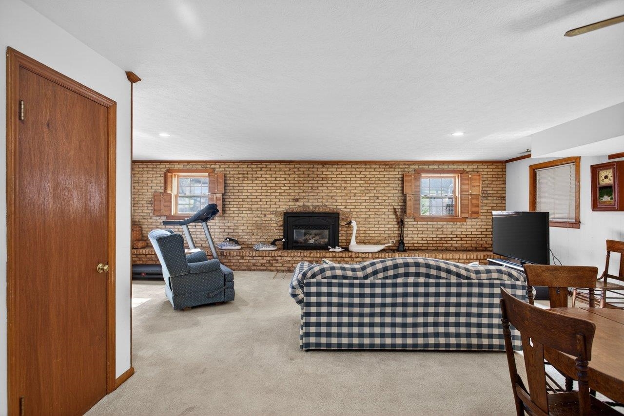 1341 Smithland Road Harrisonburg, VA 22802 - Photo 25 of 49 FAMILY ROOM