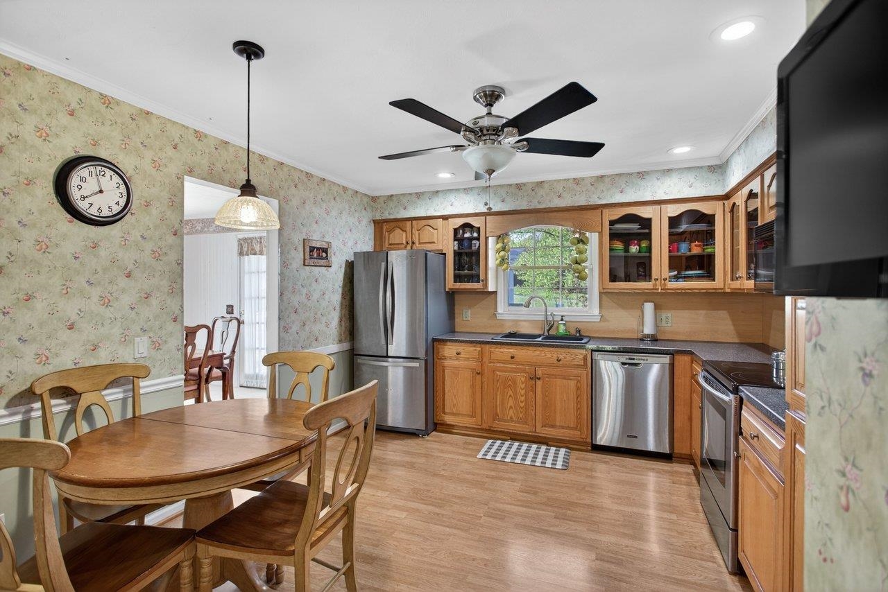 1341 Smithland Road Harrisonburg, VA 22802 - Photo 10 of 49 Lots of counter and cabinet space