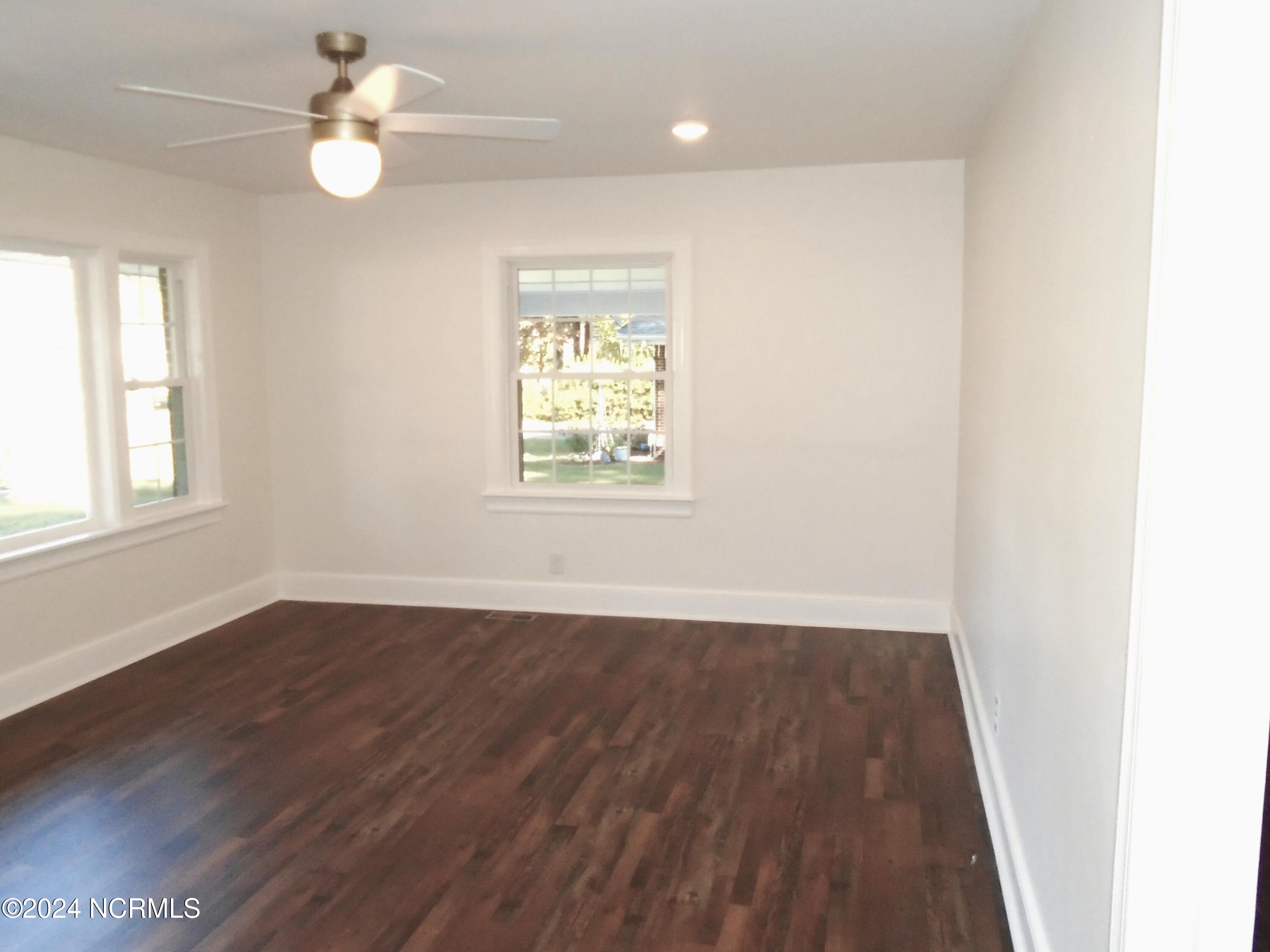 2825 Winstead Road Rocky Mount, NC 27804 - Photo 17 of 42 Living Room