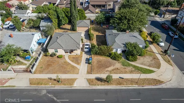 $1,850,000 | 14005 Victory Boulevard, Van Nuys, CA 91401