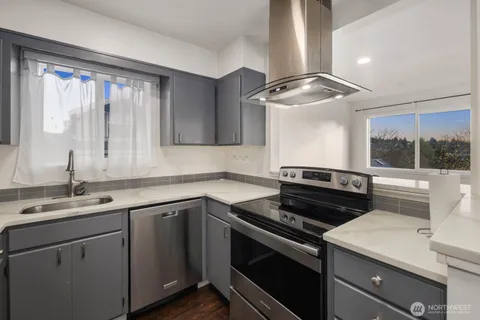 $820,000 | 4028 38th Avenue South, Seattle, WA 98118