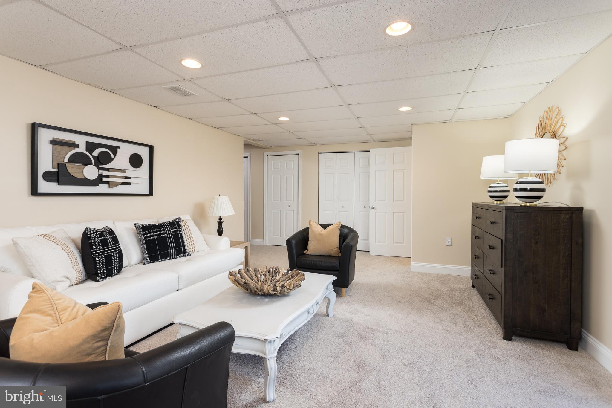 11104 Bird River Grove Road White Marsh, MD 21162 - Photo 29 of 48 a living room with furniture