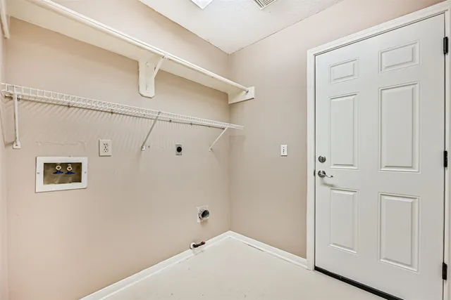 $2,700 | 4014 Ivywood Drive, Pearland, TX 77584