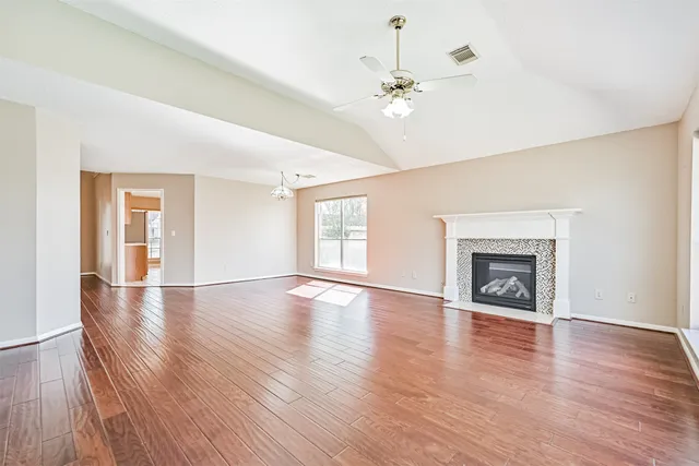 $2,700 | 4014 Ivywood Drive, Pearland, TX 77584