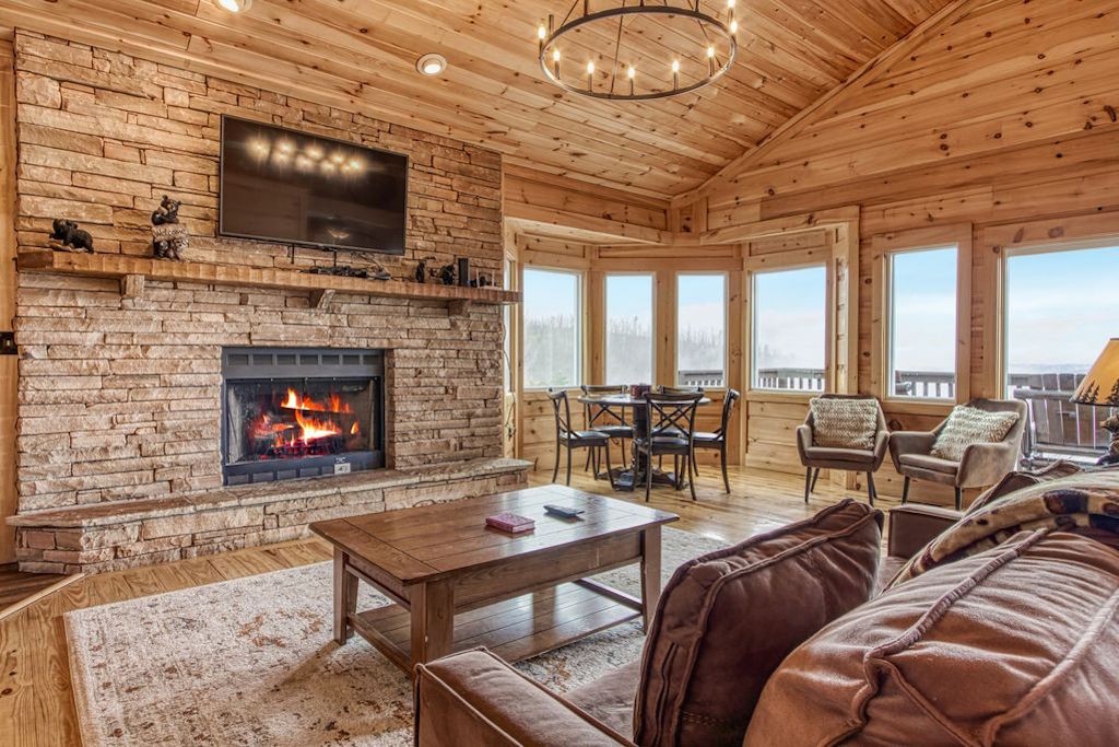 943 Crooked Ridge Road Gatlinburg, TN 37738 - Photo 2 of 34