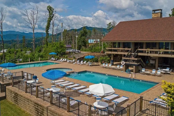 $1,425,000 | 943 Crooked Ridge Road, Gatlinburg, TN 37738
