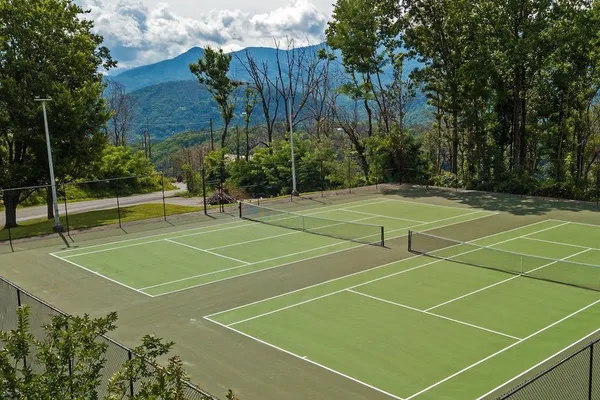 $1,425,000 | 943 Crooked Ridge Road, Gatlinburg, TN 37738