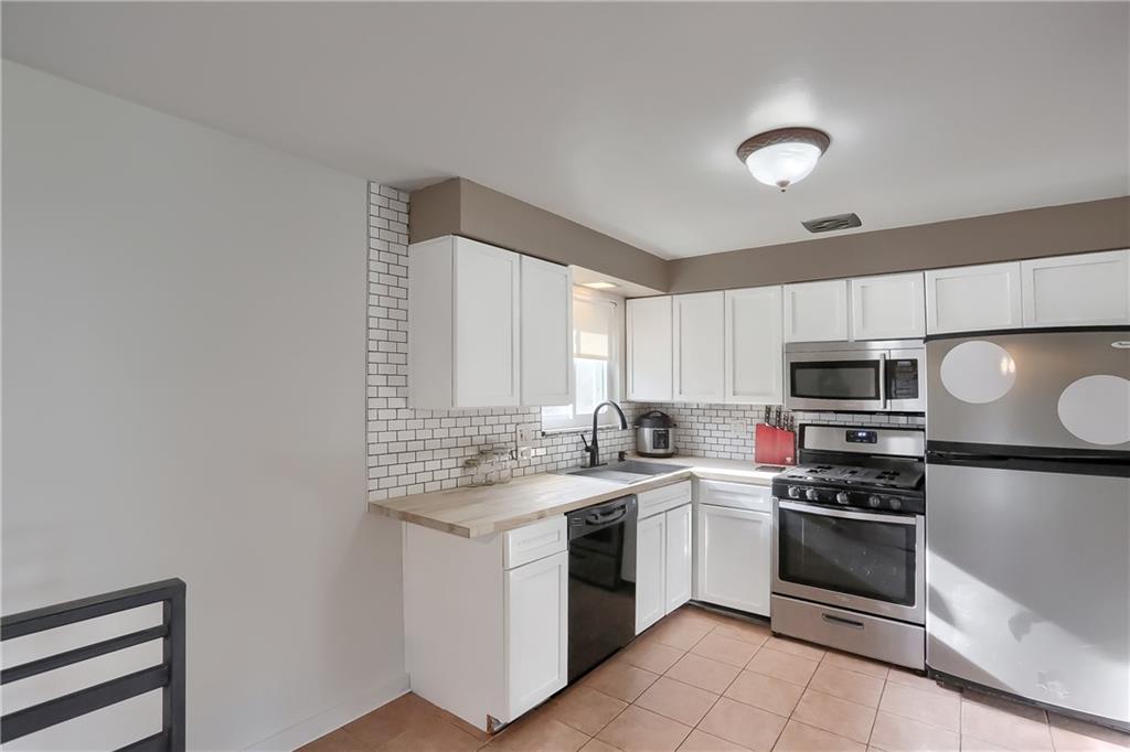 2584 Lah Road Gibsonia, PA 15044 - Photo 12 of 25 Gallery Image 12