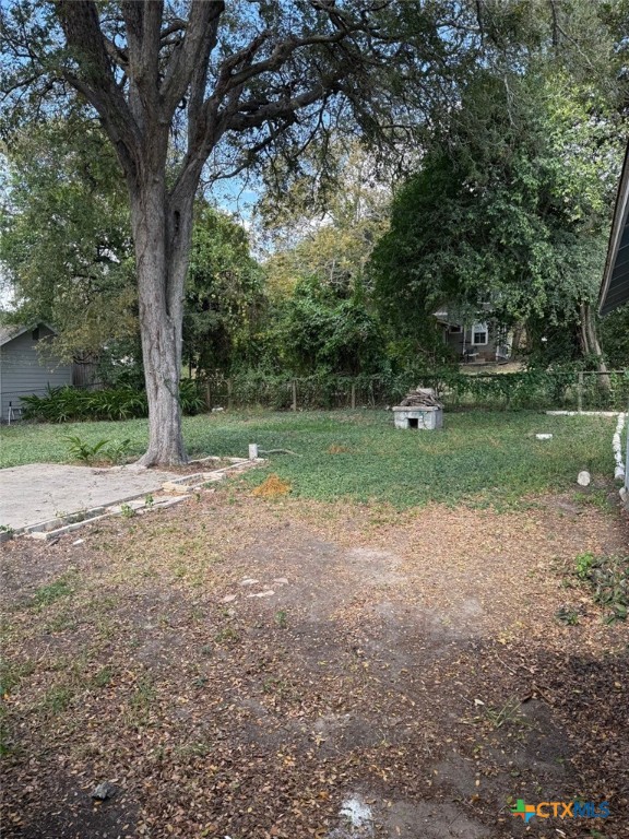 606 West Forrest Street Victoria, TX 77901 - Photo 14 of 15 a view of outdoor space with trees
