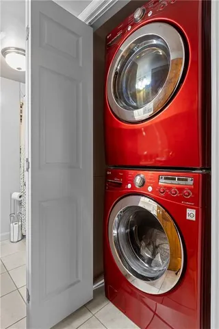 a close up view of washer and dryer