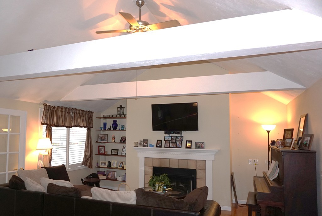 21 Willard Road Sturbridge, MA 01566 - Photo 4 of 29 Gallery Image 4
